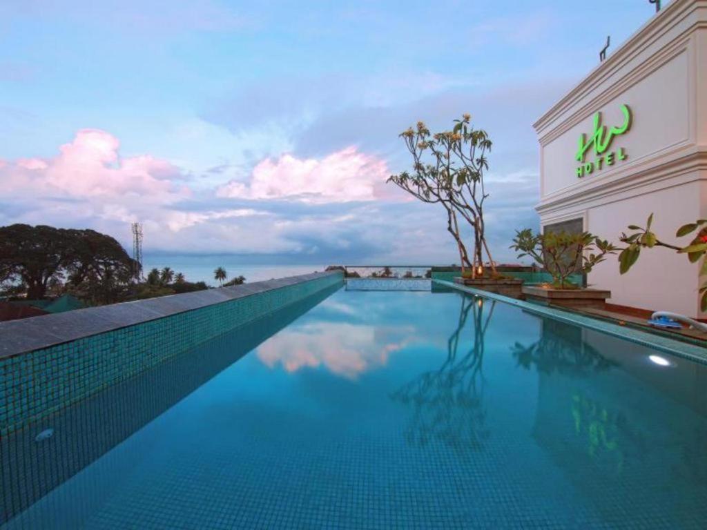 Hw Hotel Padang Экстерьер фото