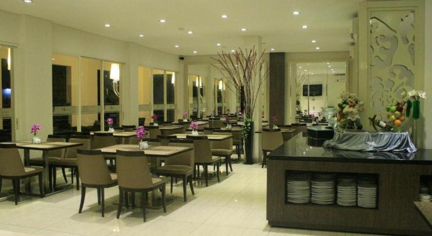 Hw Hotel Padang Экстерьер фото