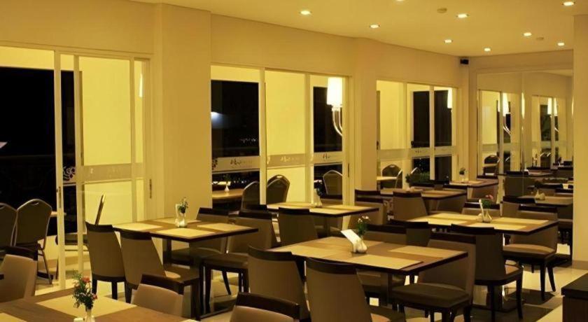 Hw Hotel Padang Экстерьер фото