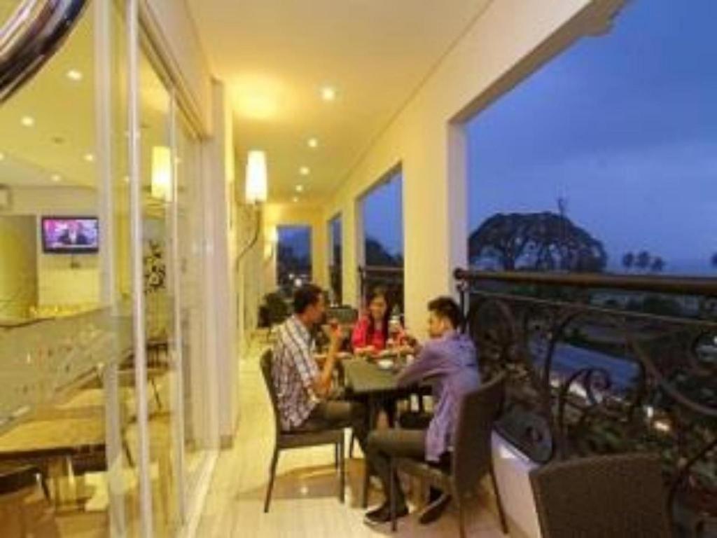 Hw Hotel Padang Экстерьер фото
