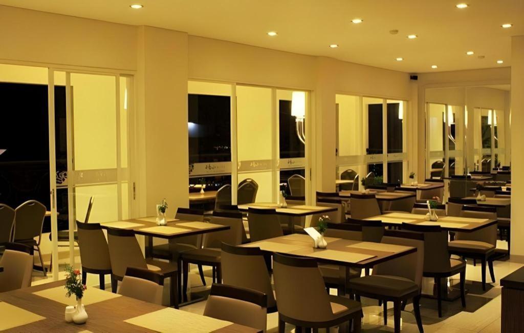 Hw Hotel Padang Экстерьер фото