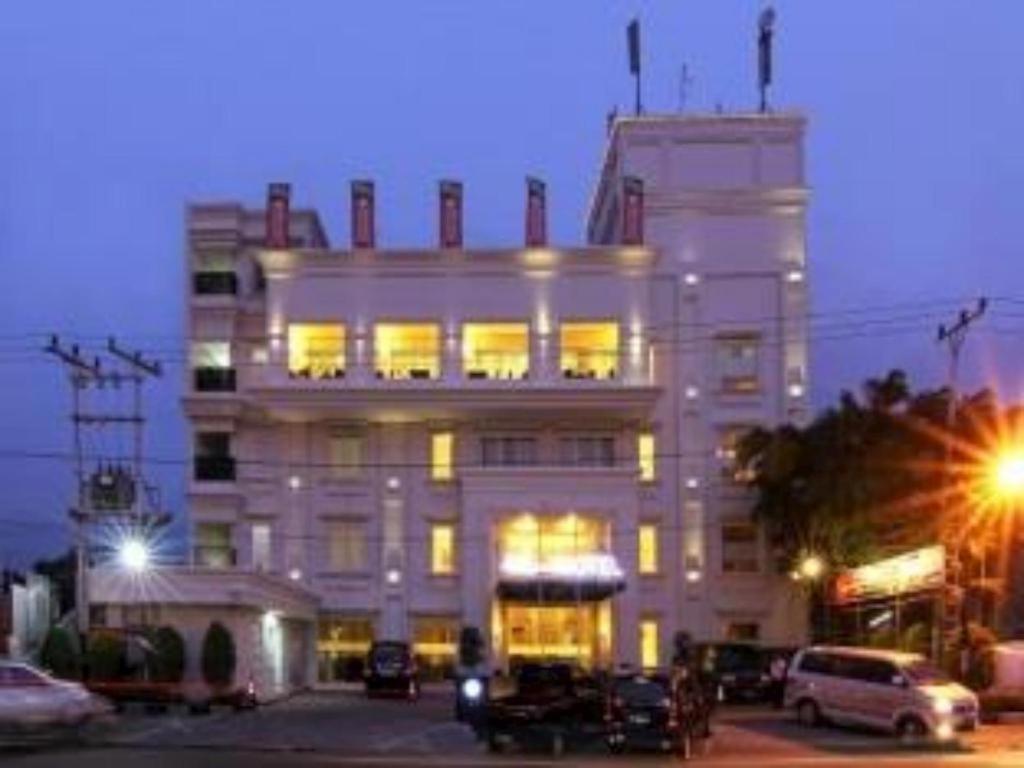 Hw Hotel Padang Экстерьер фото
