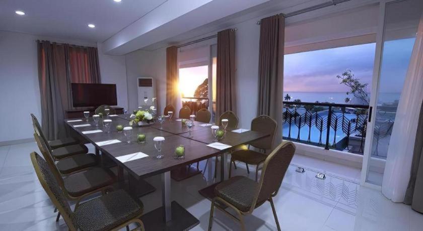 Hw Hotel Padang Экстерьер фото