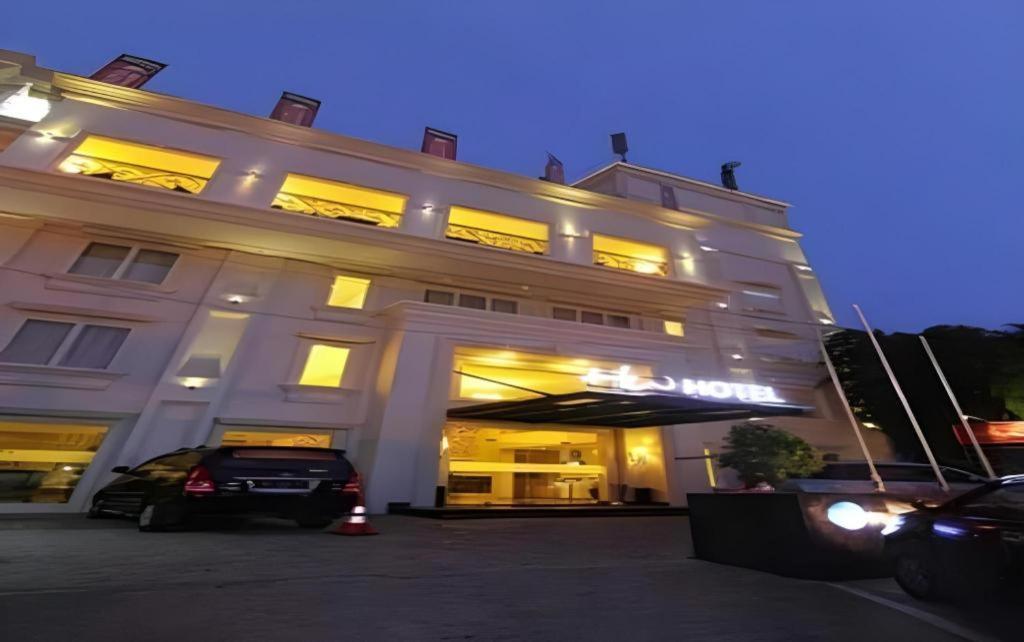 Hw Hotel Padang Экстерьер фото