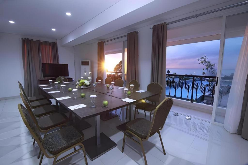 Hw Hotel Padang Экстерьер фото
